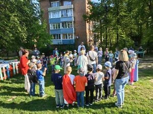 Подростковый молодёжный клуб «Тихвинцы» поздравили с Пасхой воспитанников детского сада «Радуга» города Ступино