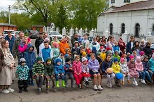 Участие молодёжи в празднике Пасхи в Тихвинском храме г. Ступино