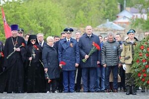 Возложение цветов к мемориалам воинской доблести в Серпухове