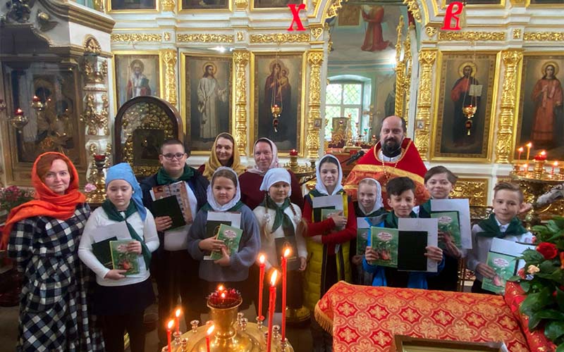 Выпускной акт в воскресной школе Тихвинского храма города Ступино