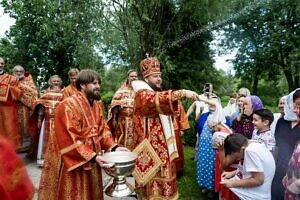 Архиерейское богослужение в храме Покрова Пресвятой Богородицы деревни Буняково г.о. Домодедово