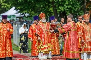 Божественная литургия в день празднования Собора новомучеников и исповедников Бутовских на Бутовском полигоне