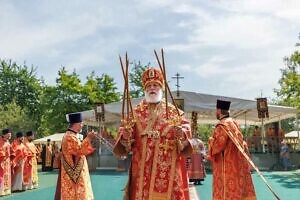 Божественная литургия в день празднования Собора новомучеников и исповедников Бутовских на Бутовском полигоне