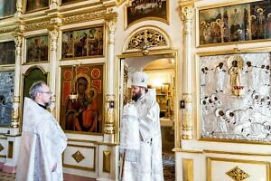 Божественная литургия в Преображенском храме погоста Старый Спас деревни Легчищево г.о. Чехов