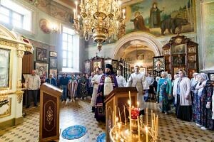 Божественная литургия в Преображенском храме погоста Старый Спас деревни Легчищево г.о. Чехов