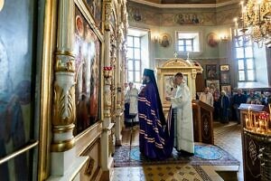 Божественная литургия в Преображенском храме погоста Старый Спас деревни Легчищево г.о. Чехов