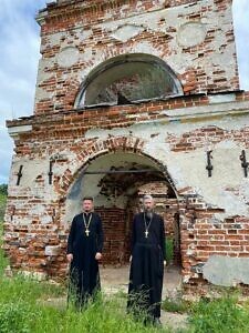 Посещение руинированных храмов Ступинского благочиния древлехранителем Подольской епархии