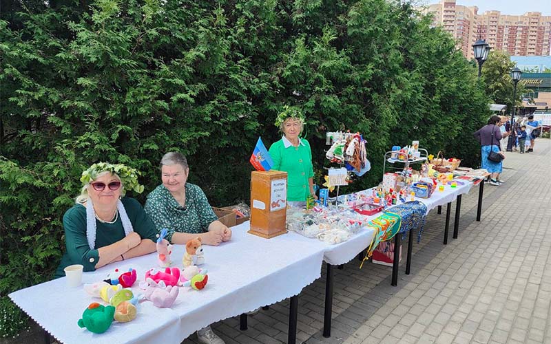 Праздник Святой Троицы в Преображенском соборе города Люберцы