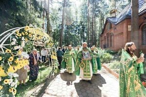 Божественная литургия в храме благоверных Петра и Февронии города Домодедово