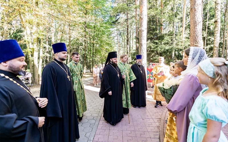 Божественная литургия в храме благоверных Петра и Февронии города Домодедово