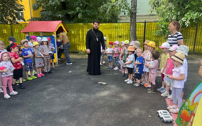 День семьи, любви и верности в детском саду «Дюймовочка» города Люберцы