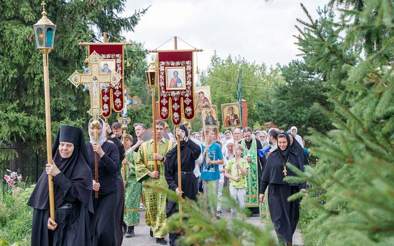 Крестный ход учащихся воскресных школ Ступинского благочиния