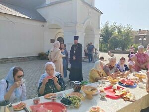 Божественная литургия в Троицком храме деревни Лужки г.о. Серпухов