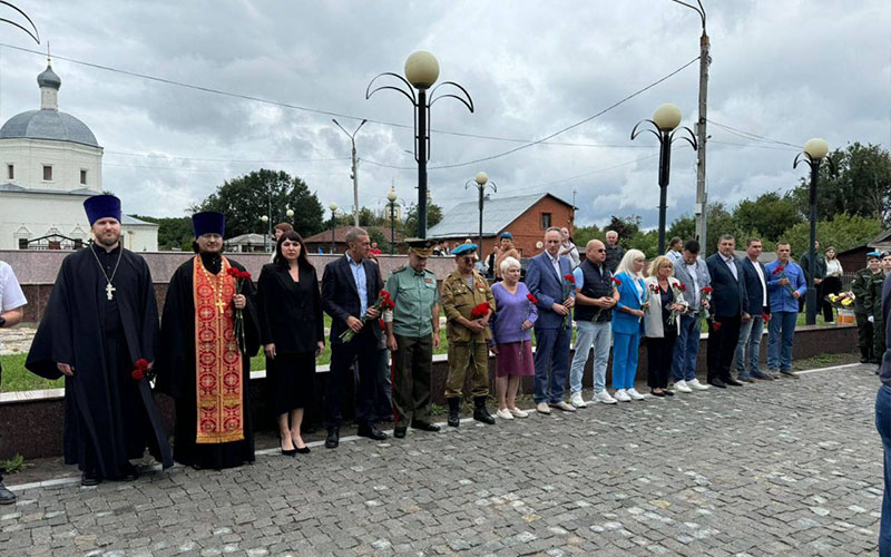 Митинг памяти военнослужащих, погибших при исполнении воинского долга, в Серпухове