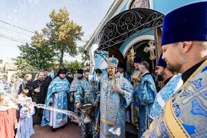 Архиерейское богослужение в Богородицерождественском храме деревни Тарычёво Ленинского г.о