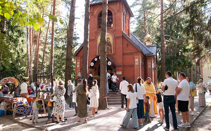 Большой семейный фестиваль в городском парке культуры и отдыха «Ëлочки» в Домодедове