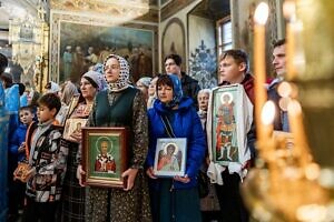 Архиерейское богослужение в праздник Покрова Пресвятой Богородицы в Троицком кафедральном соборе Подольска