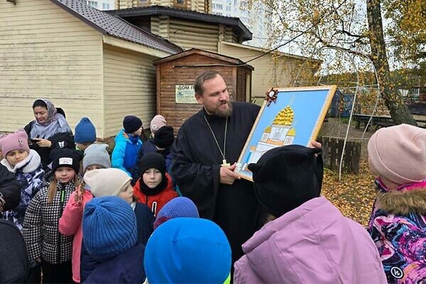 Экскурсия для школьников по Никольскому храму мкрн. Кузнечики города Подольска