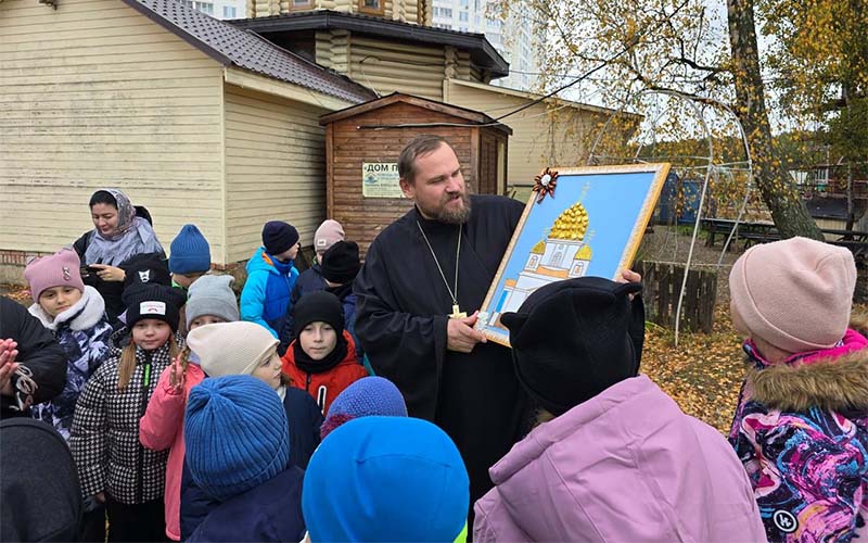 Экскурсия для школьников по Никольскому храму мкрн. Кузнечики города Подольска