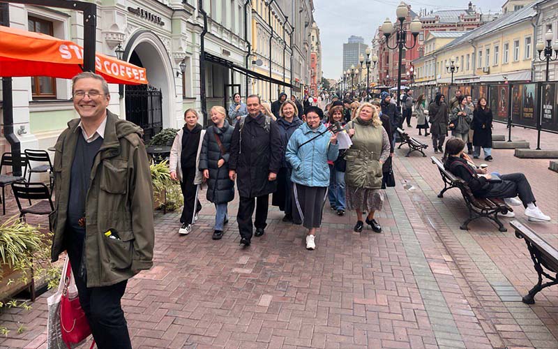 Экскурсия по Москве Булата Окуджавы для прихожан Христорождественского храма села Беседы Ленинского г.о