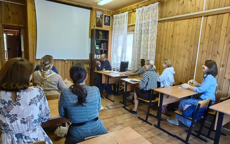 Совещание педагогов воскресной школы Тихвинского храма города Ступино