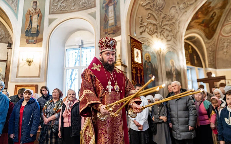 Архиерейское богослужение в Петропавловском храме города Лыткарино