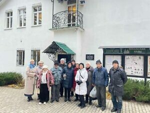 Экскурсия по Никольскому храму в Ровках города Чехова для паломников из Серпухова