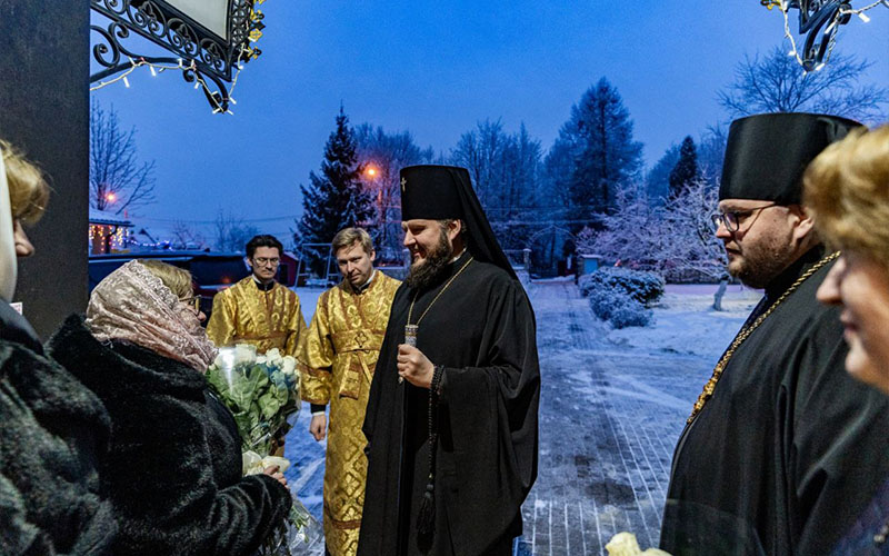 Архиерейское богослужение в Никольском храме посёлка Володарского Ленинского г.о