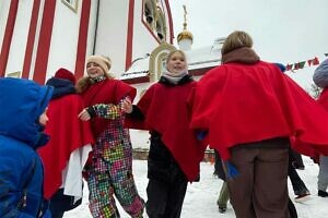 Рождественские гулянья в Георгиевском храме города Видное